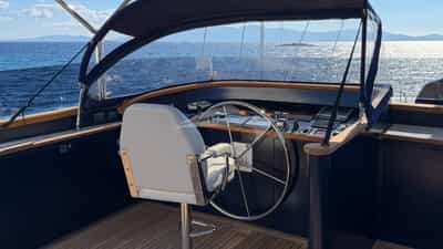 Flybridge Cockpit