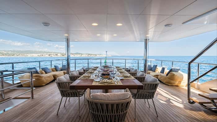 R23 47m motor yacht charter, photo 4