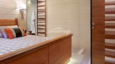 Guest cabin