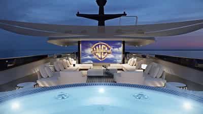 Deck Jacuzzi