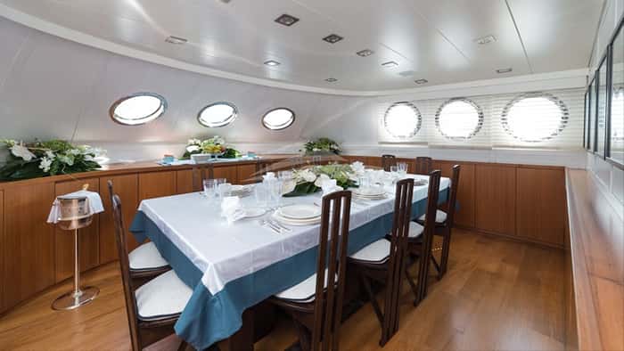 PAOLUCCI 30m motor yacht charter, photo 4