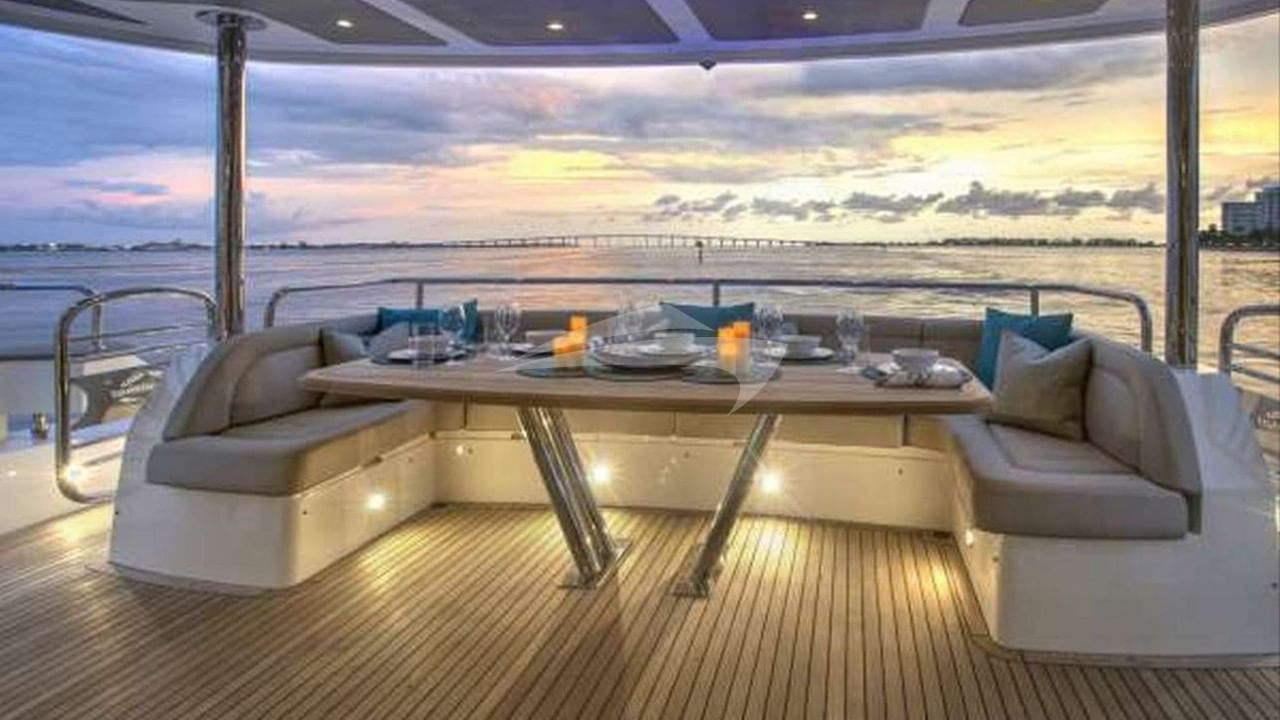 Deck Dining