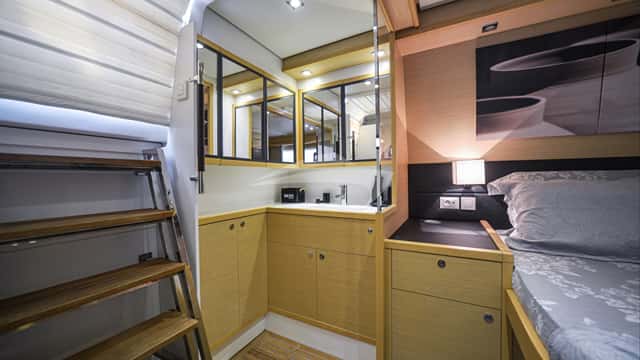 AURA yacht charter photo 4