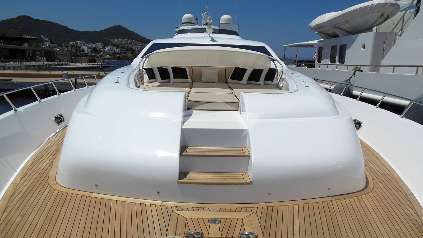 WHITE PEARL, photo from the yacht portfolio 10