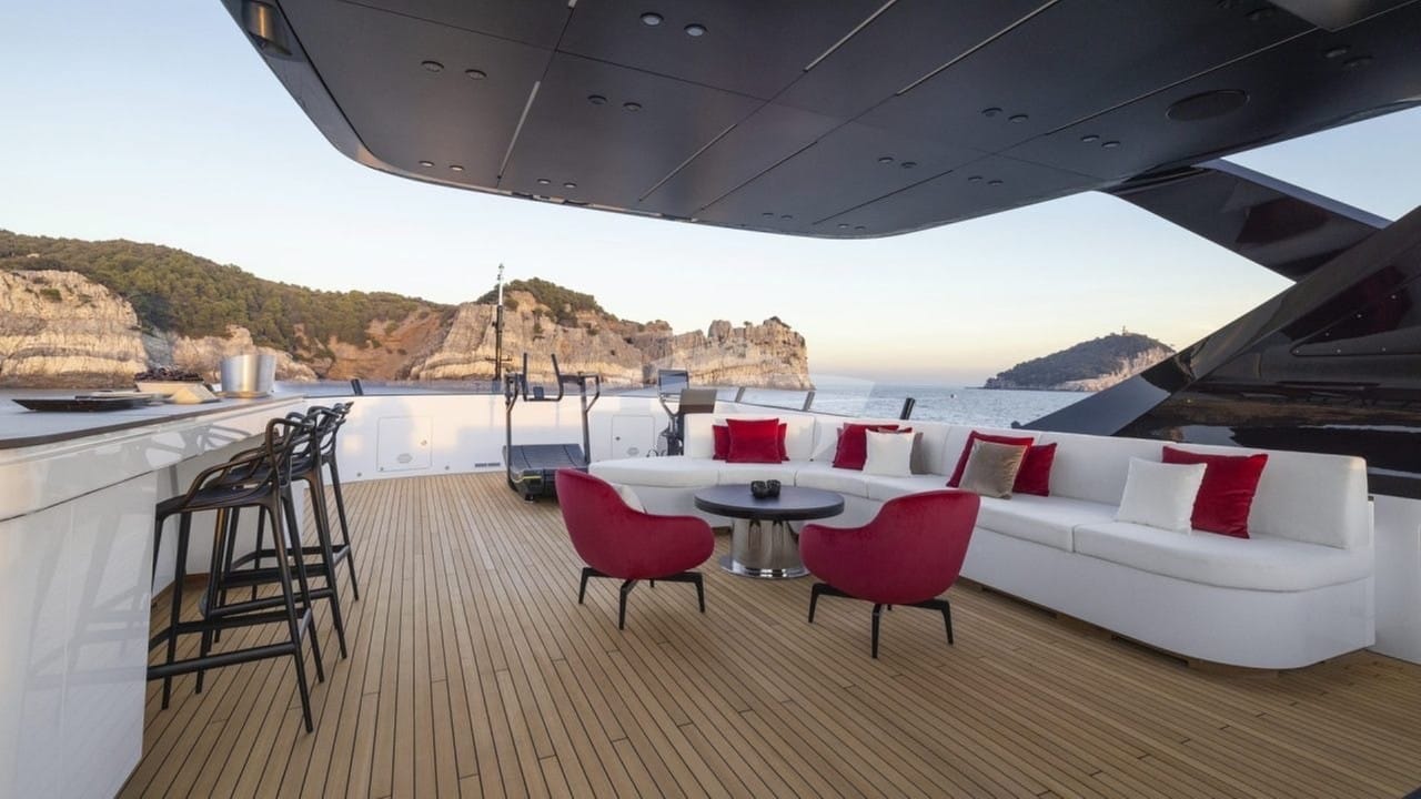 N1 Mangusta 165 REV Main Deck Aft