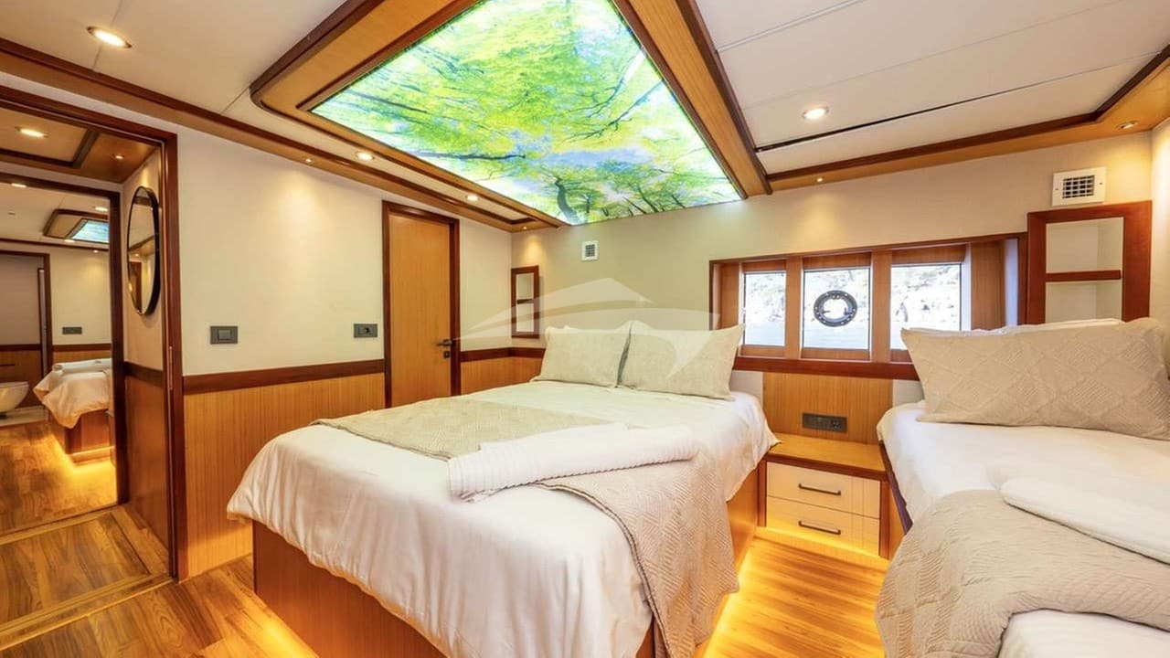 LILA TRAWLER, photo from the yacht portfolio 13