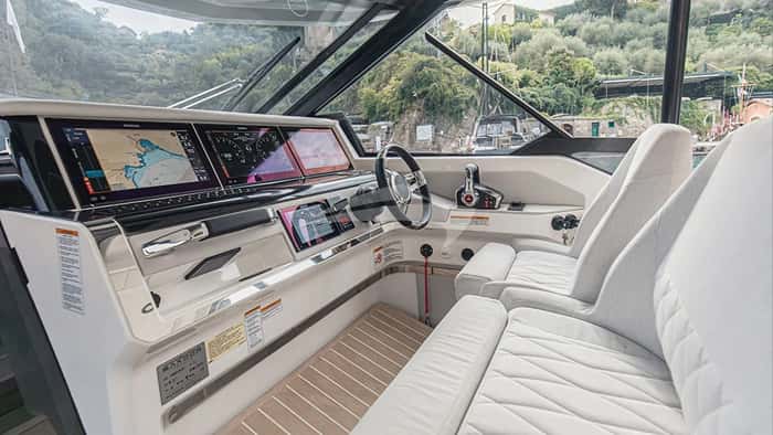 SAXDOR 400 GTO 12m motor yacht charter, photo 5