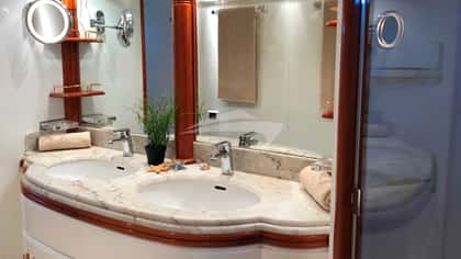 B3 27m motor yacht charter, photo 10