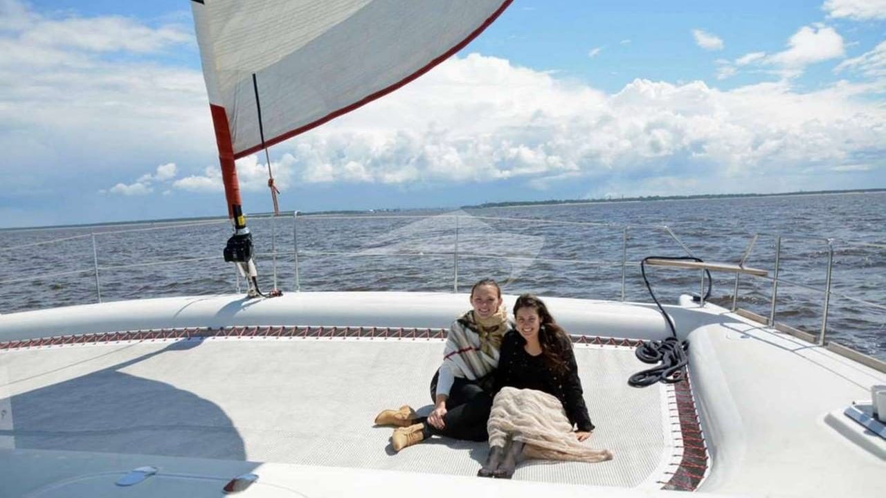 Very spacious trampolines / foredeckDrinks anyone?