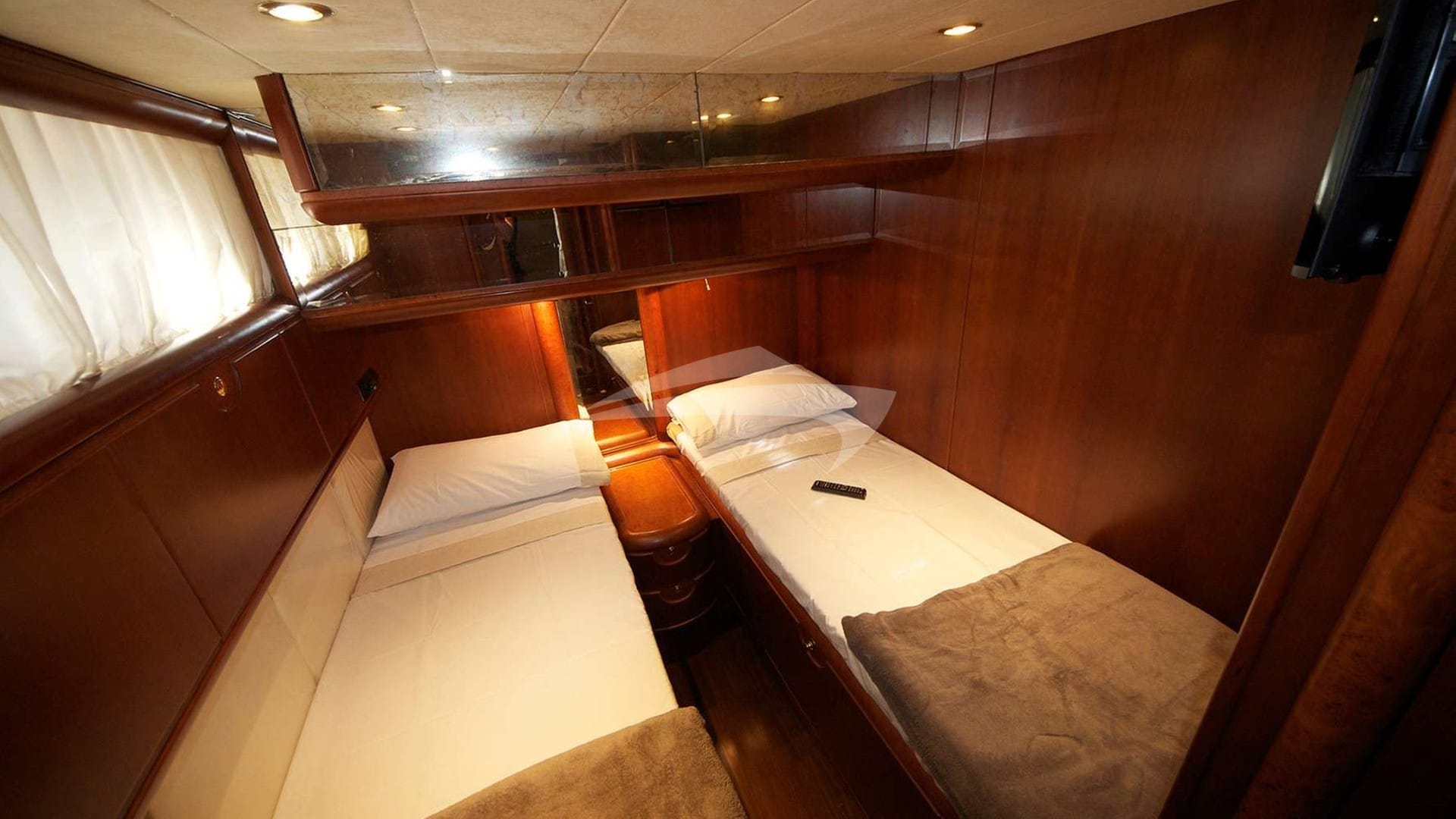 TWIN CABIN CONVERTIBLE