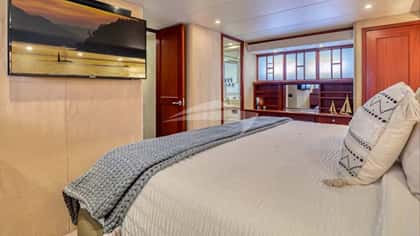 CHECKED OUT 20m motor yacht charter, photo 8