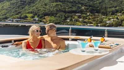 Deck Jacuzzi