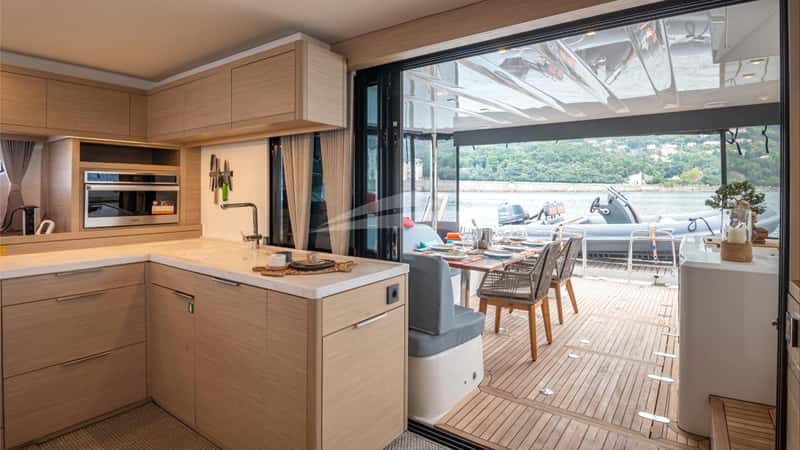 UTOPIA 17m sailing yacht charter, photo 7