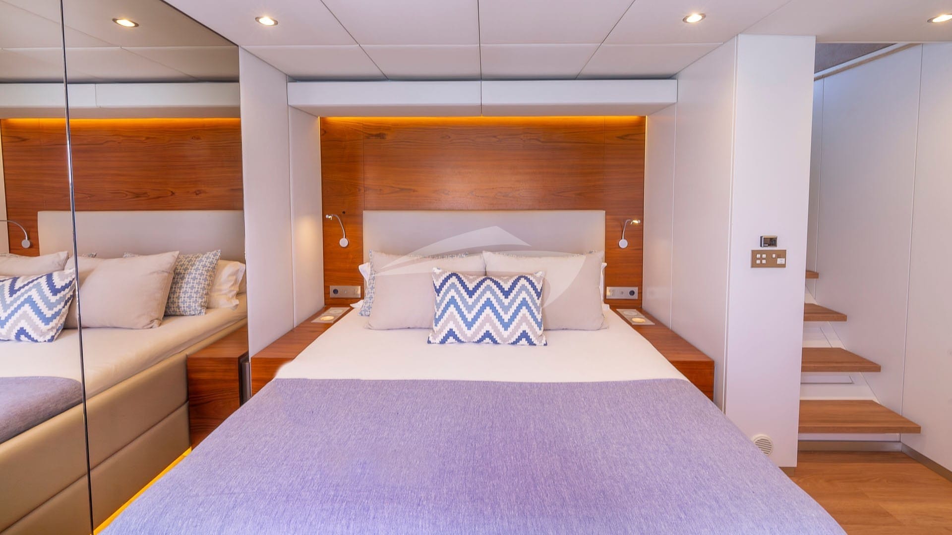 FanstasticToo-WEB-42VIP CABIN32