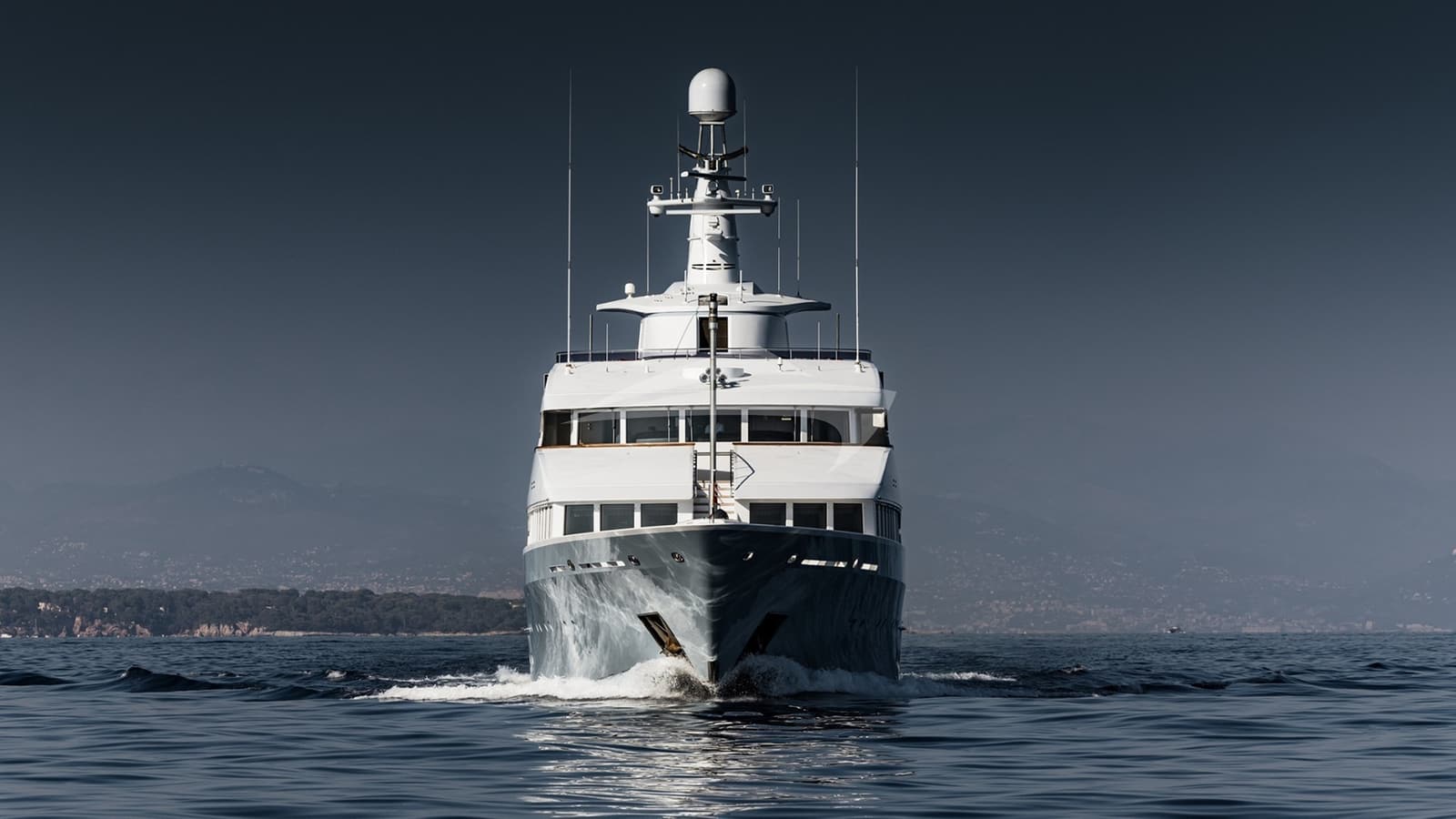 OLYMPUS, Aufnahme aus dem Yachtportfolio 28