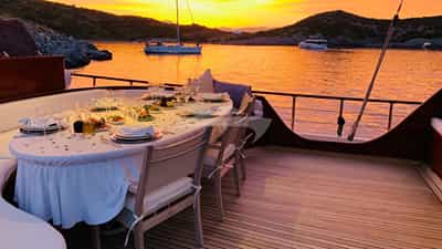 Deck Dining