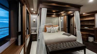 Master suite 2 on B-deck