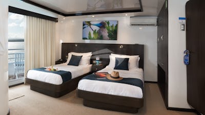 Twin cabin - convertible beds