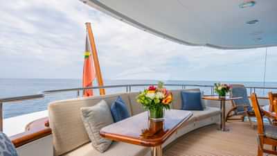 MAIN DECK AFT SEATING