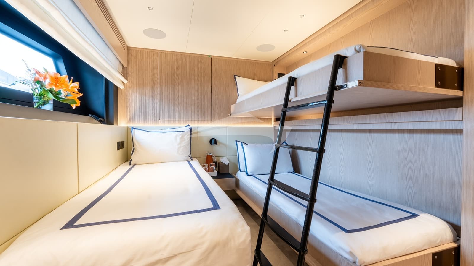 A+, Aufnahme aus dem Yachtportfolio 25