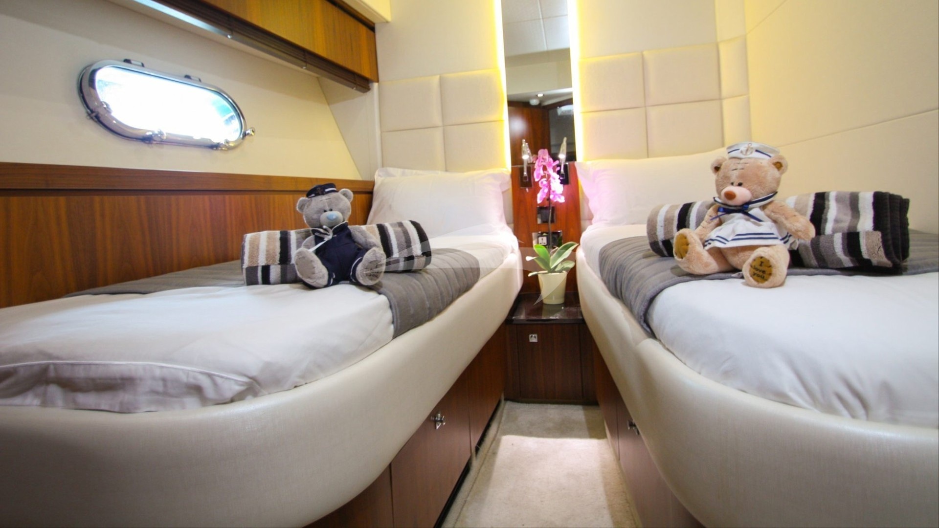 Twin Cabin