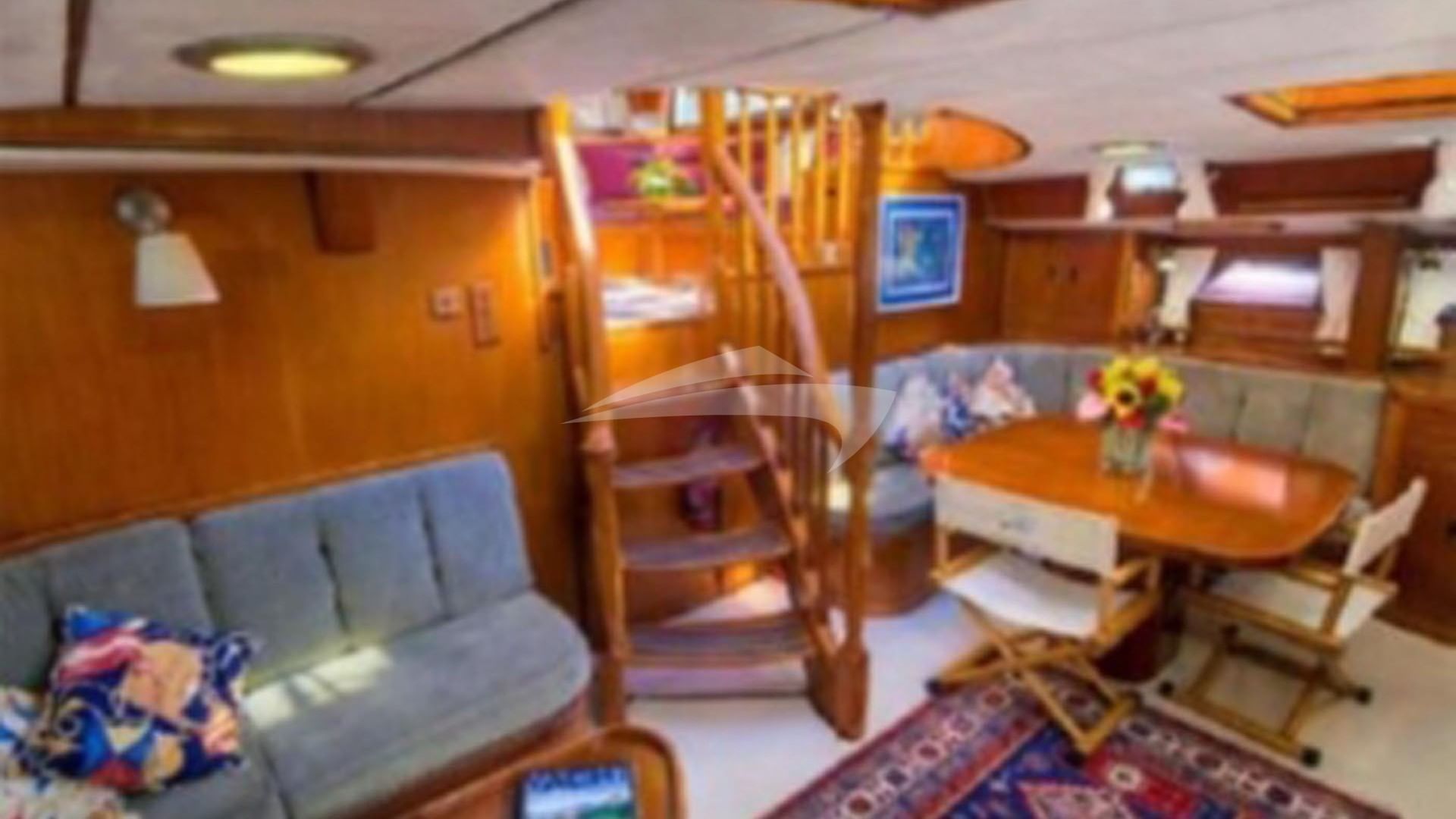 Equisite interior finshings in the salon