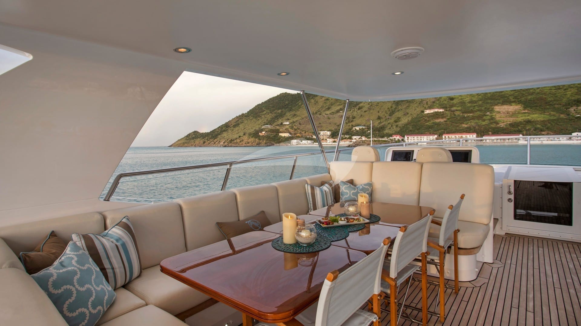 Flybridge Dining Table