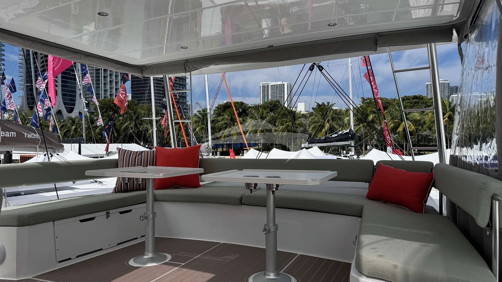 BAREFOOT BLISS, photo from the yacht portfolio 4