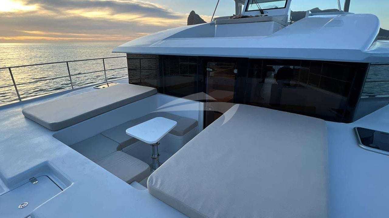 Forward Dinette and Lounging Area