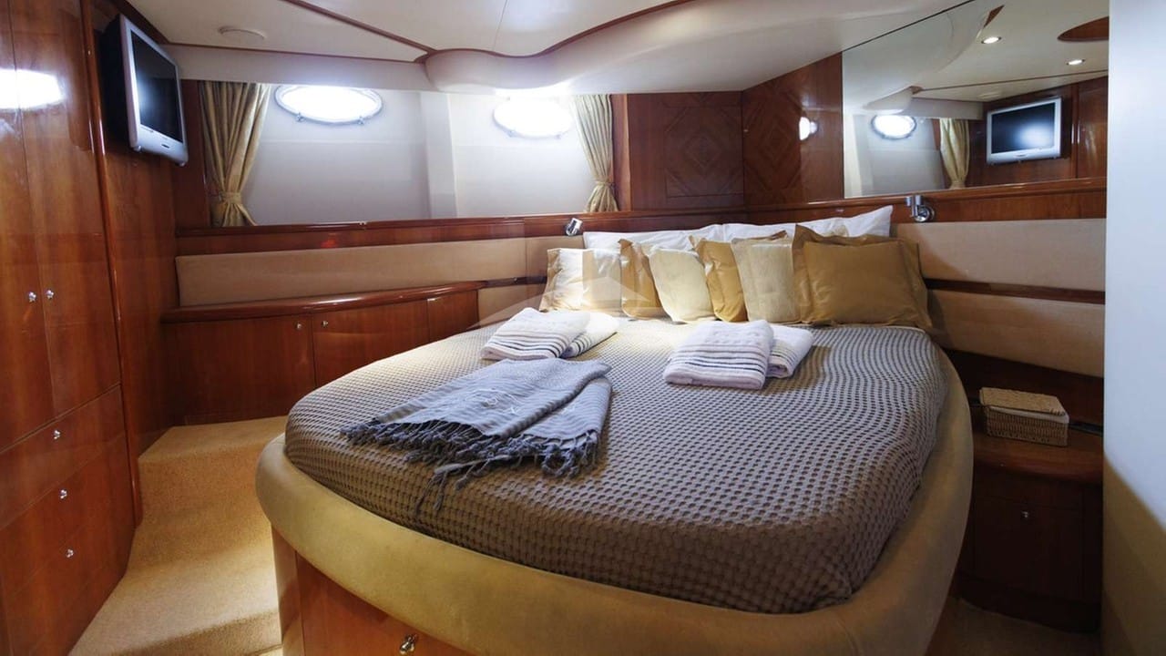 Master Cabin with en suite bathroom facilities