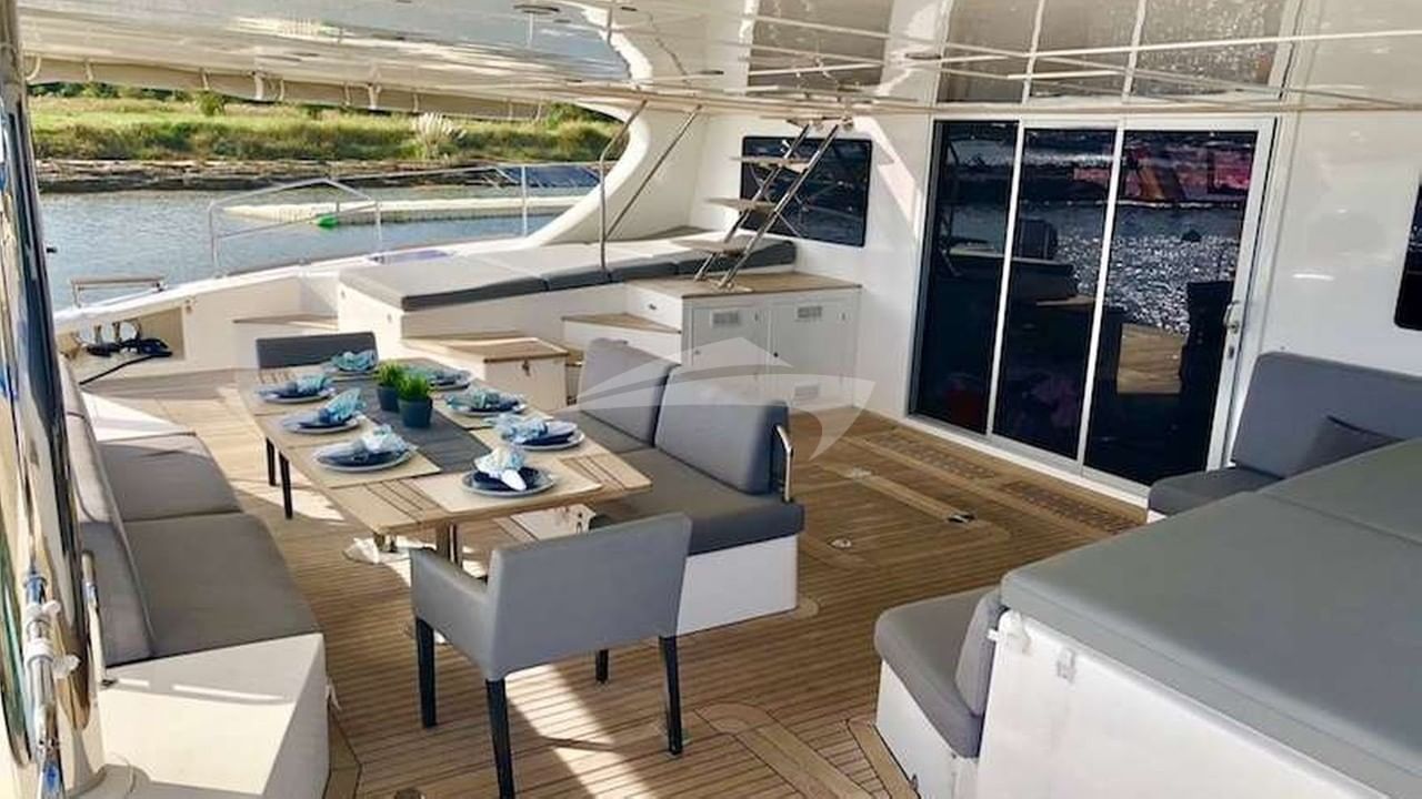 Cockpit Dining Area