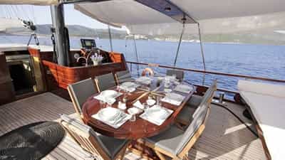 Deck Dining