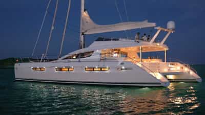 Lady Alliaura at night