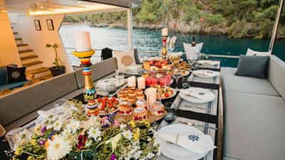 Deck Dining
