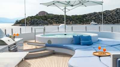 Sun deck jacuzzi