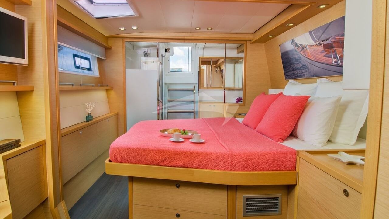 Aft starboard guest suite