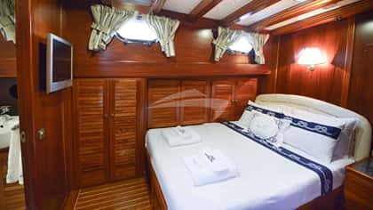 ROS MARE 27m motor yacht charter, photo 8