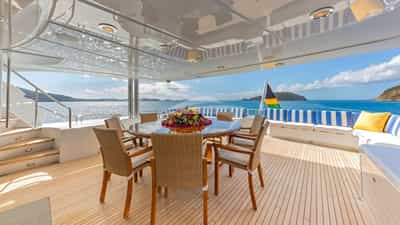 Skylounge deck seating