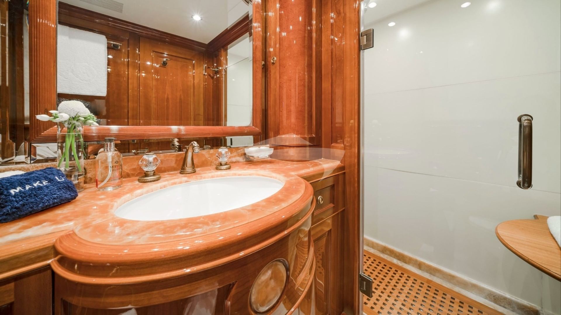 Double Cabin Bathroom