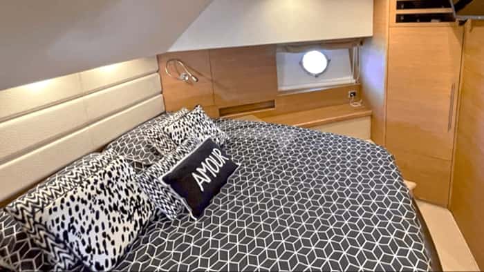 MIAMI B 20m motor yacht charter, photo 4