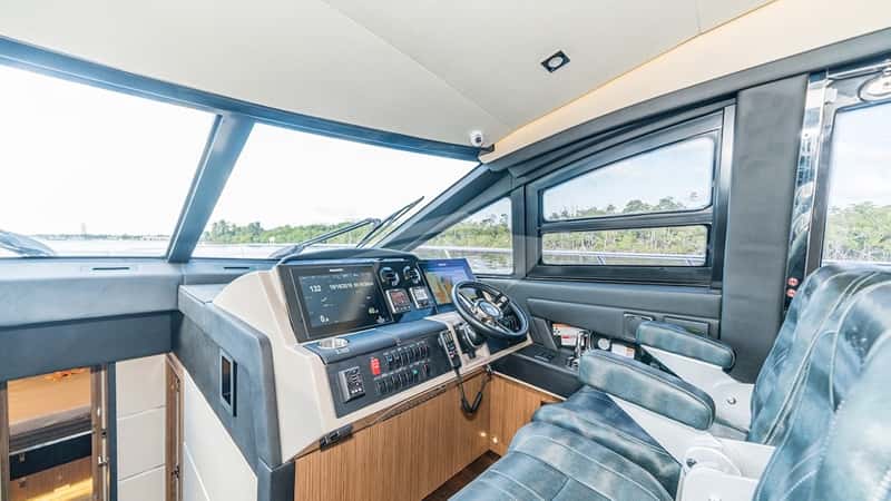 KRAKEN 20m motor yacht charter, photo 9