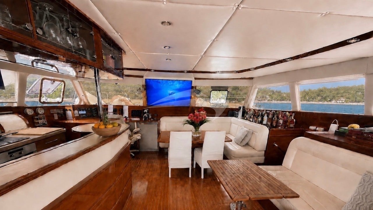 The saloon loking forward