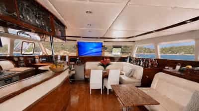 The saloon loking forward