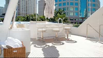 Deck Jacuzzi