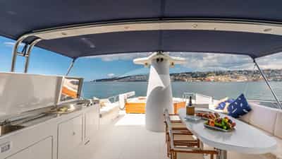 Sundeck dining area