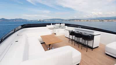 Sundeck and Bar