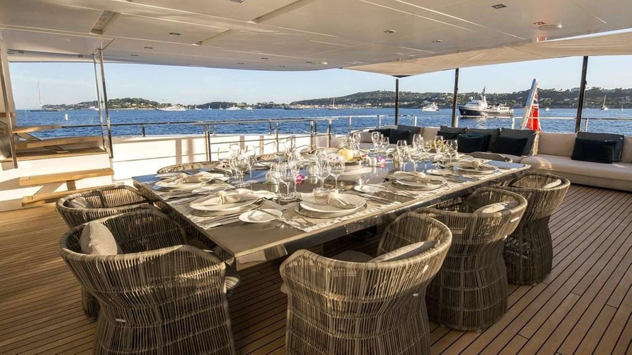 Upper Deck Aft Dining