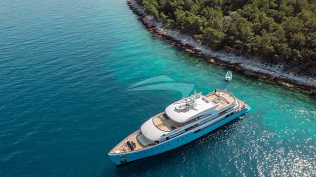 OHANA yacht charter photo 2