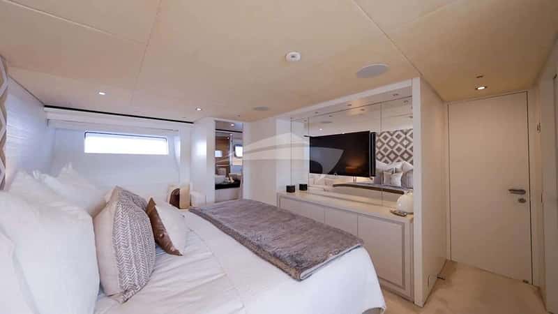 ZULU 3 34m motor yacht charter, photo 9