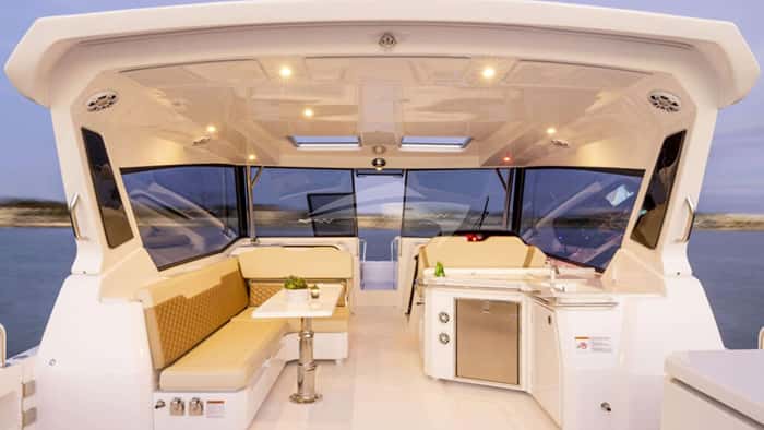 JOY 11m motor yacht charter, photo 5